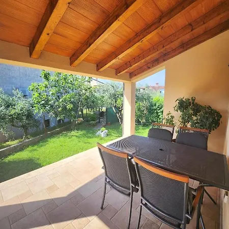 Draga 1695 Apartment *